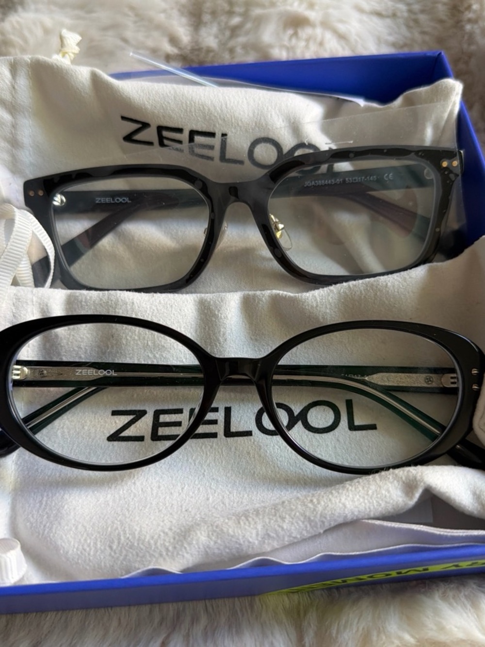 Zeelool Black Eyeglass Pair - Two Classic Frames